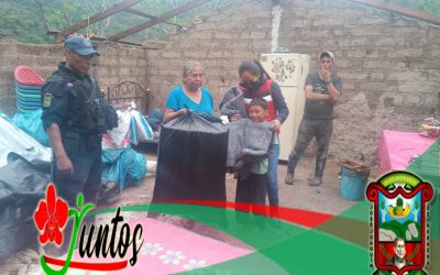 Entrega de láminas y colchonetas a afectados por lluvia