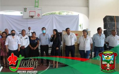 Festeja Ayuntamiento a maestras y maestros de Hueycantenango