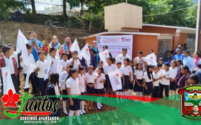 Da banderazo de inicio de obra la alcaldesa Orquidia, un aula en primaria de Apanguito