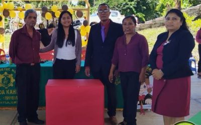 Entrega alcaldesa bocina en escuela secundaria