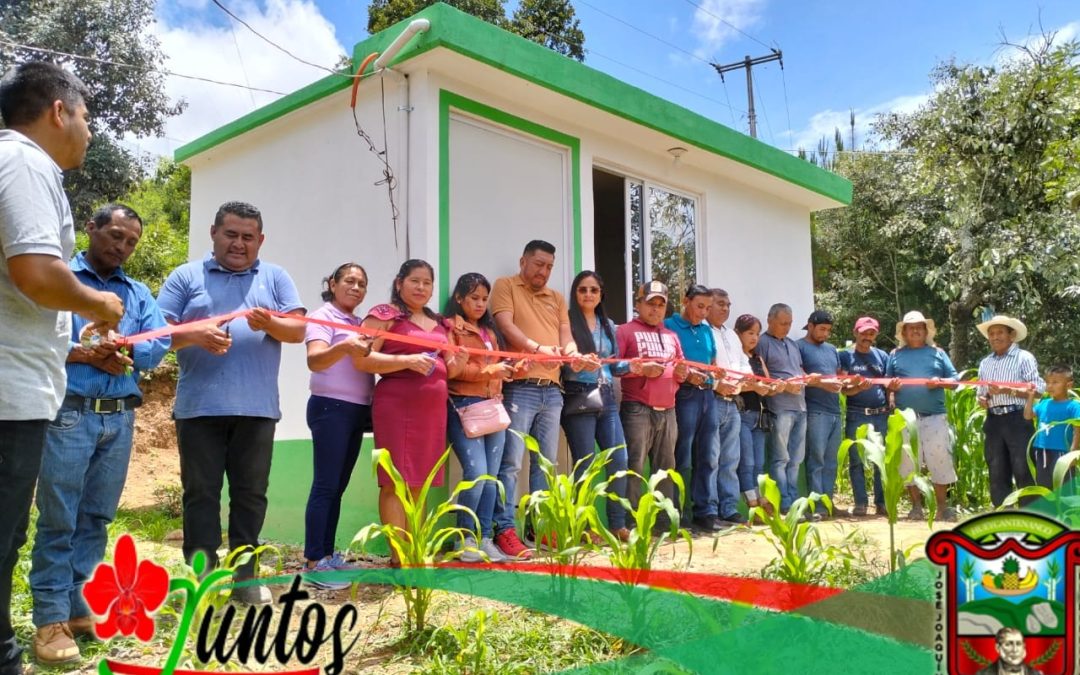 Entrega de cuartos en Tlachimaltepec