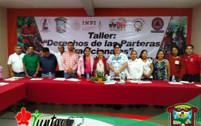 Participan mujeres en taller de liderazgos